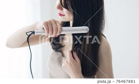 ヘアアイロンでスタイリング