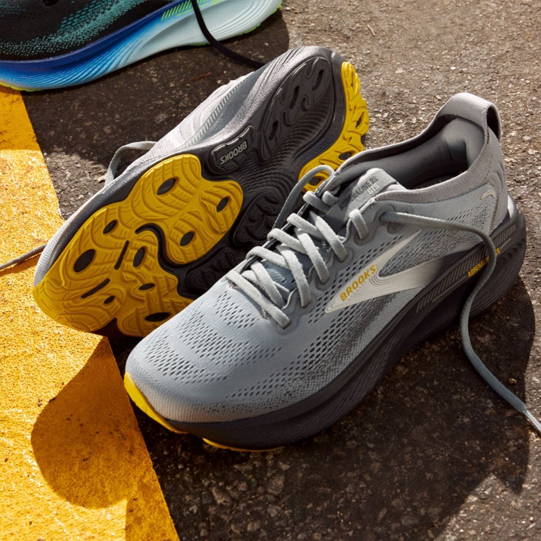 Brooks Adrenaline GTS 25 side profile showing cushioning and support features