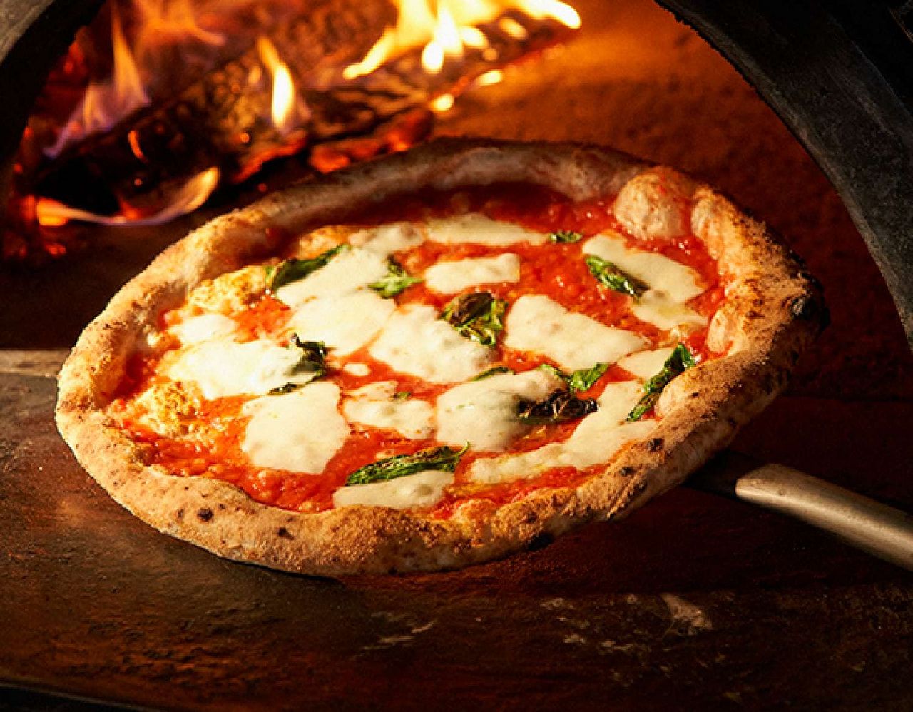 長沼産小麦100%使用の本格ピッツァ