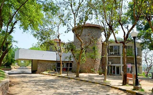 Family picnic resort near Badkhal Lake