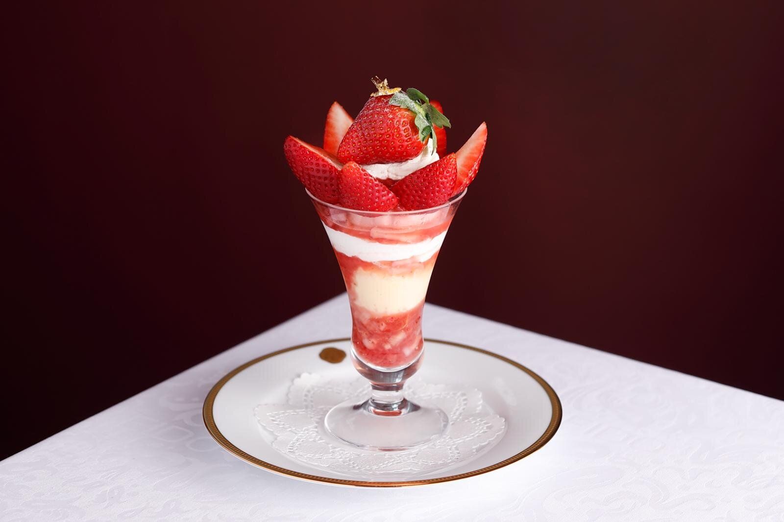 資生堂パーラーのストロベリーパフェ